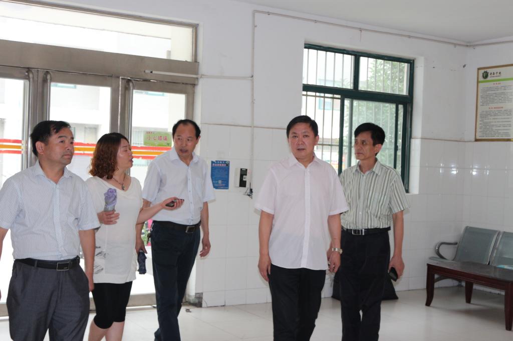 我校进行学生宿舍消防安全大检查