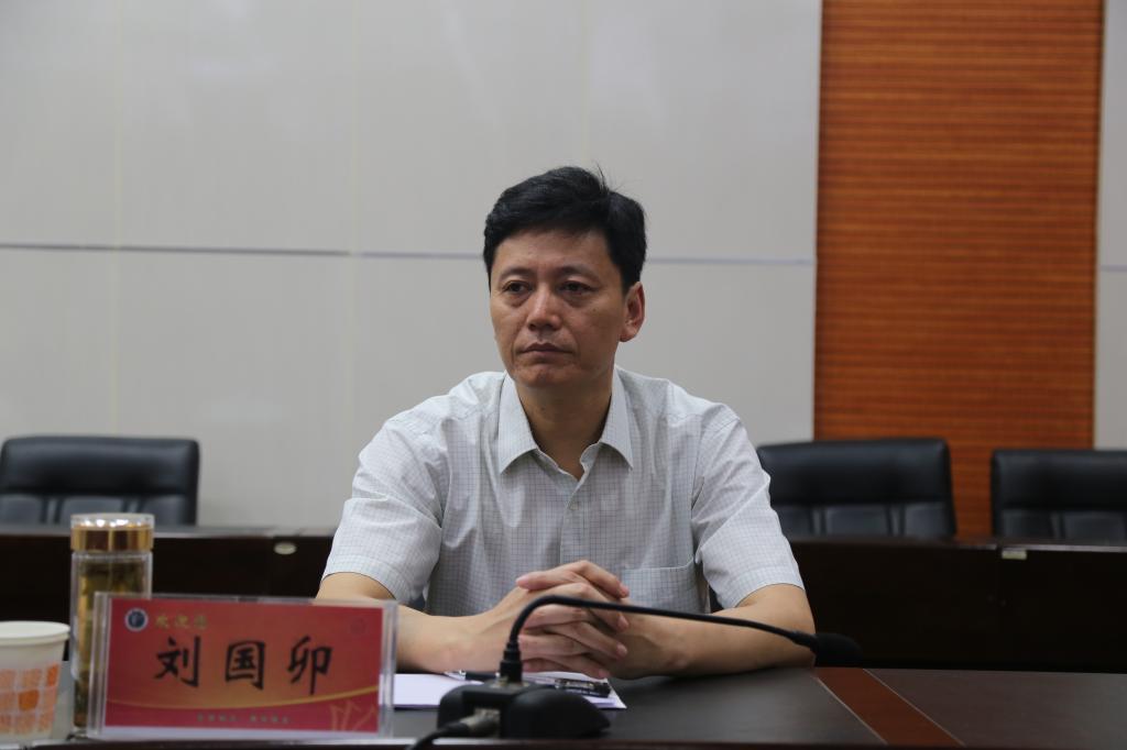 卯出席动员会陈建国书记代表学校党委作表态发言赵继红院长主持动员会